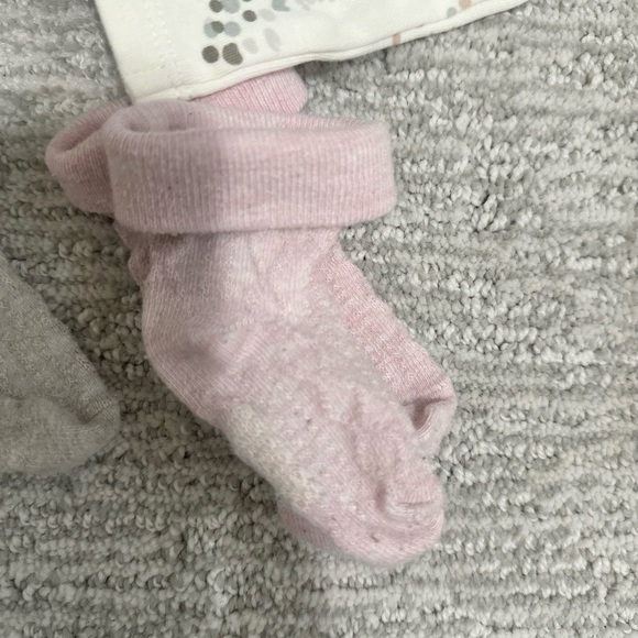 Pehr baby items! Shirts & socks 3-6 months - Picture 8 of 9